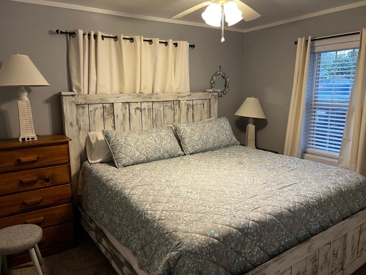 The Fifth Promise - A Cozy Lakehouse Retreat Chipley Bagian luar foto